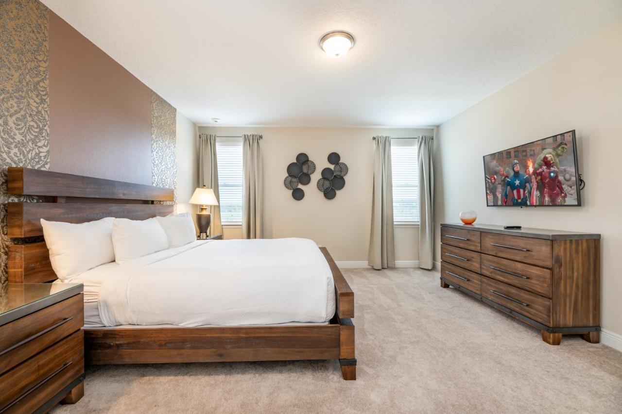 Inviting By Rentyl With Movie Theater, Pool Table And Theme Near - 332s Holiday home *