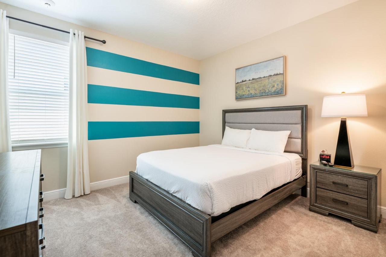 Inviting By Rentyl With Movie Theater, Pool Table And Theme Near - 332s Holiday home