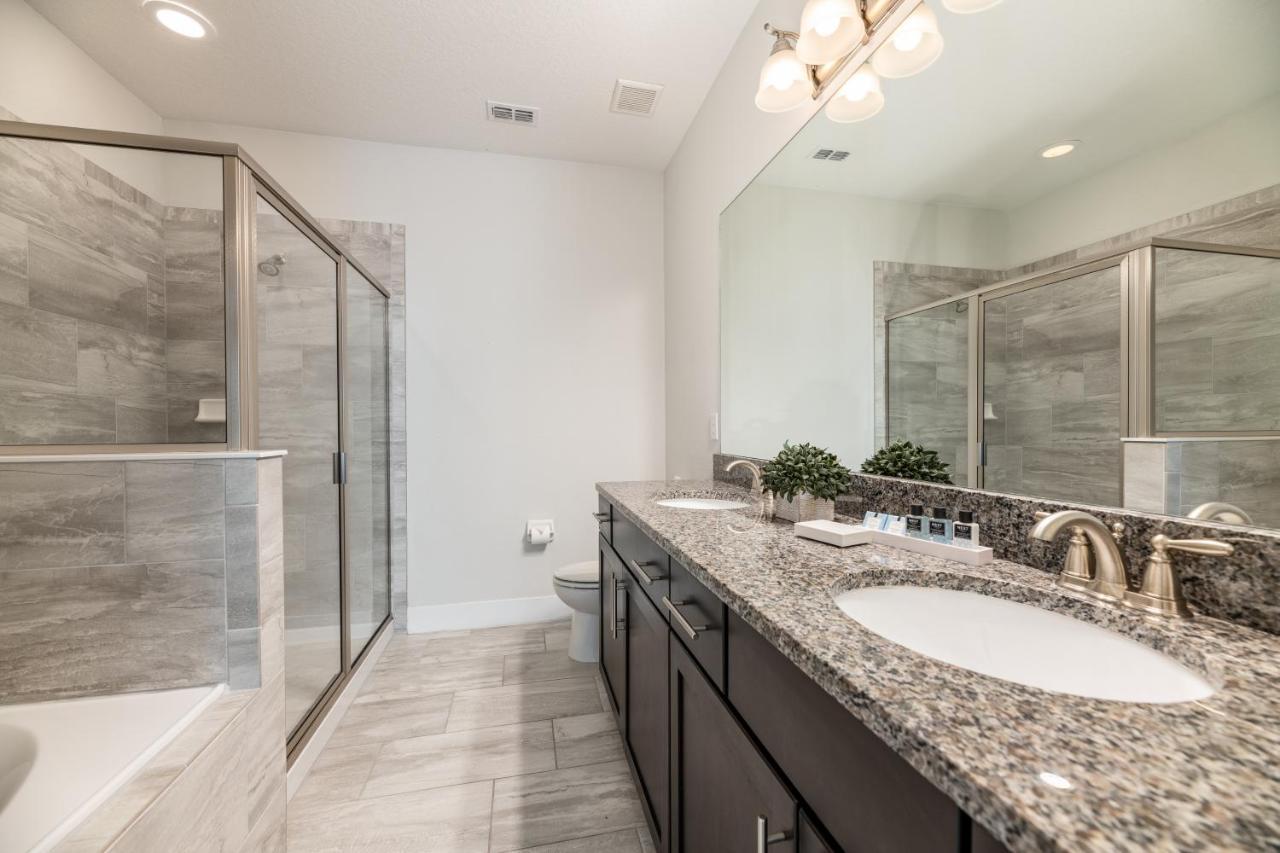 Amazing With Game And Private Pool Near By Rentyl - 7649w *
