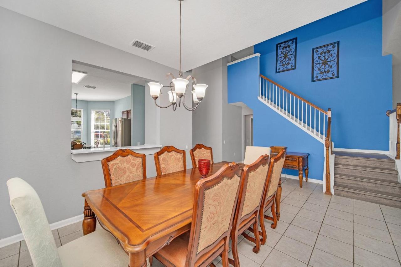 Near Disney! Spacious 5br With Private Pool, Hot Tub And Theater! Orlando