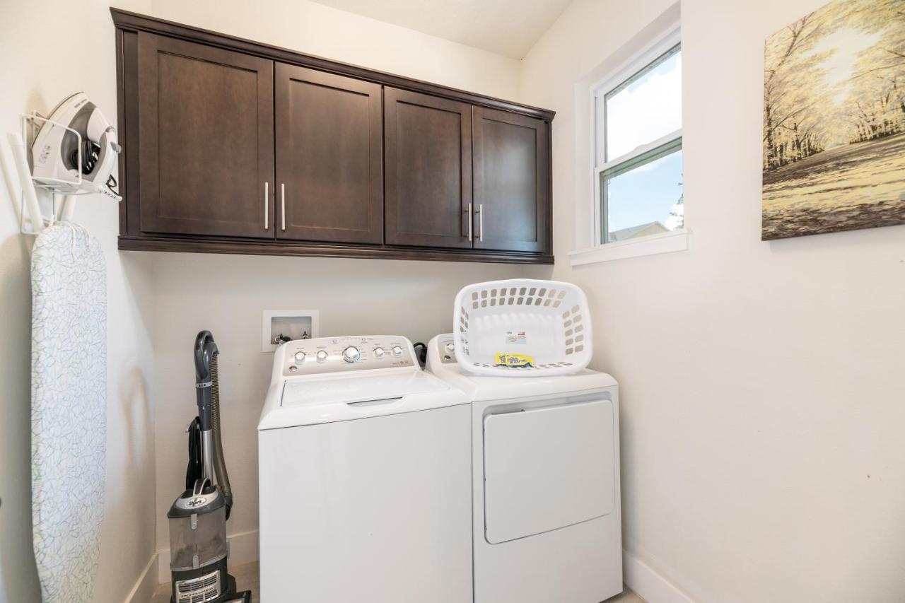 Amazing With Game And Private Pool Near By Rentyl - 7649w Holiday home