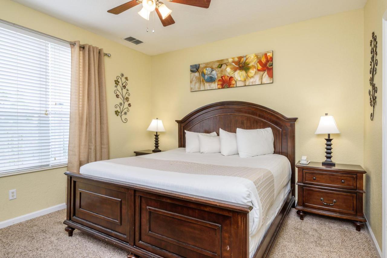 Vista Cay Direct Townhomes By Millennium Management *