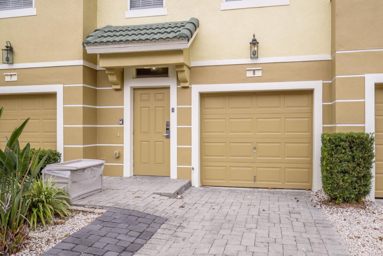 Vista Cay Direct Townhomes By Millennium Management