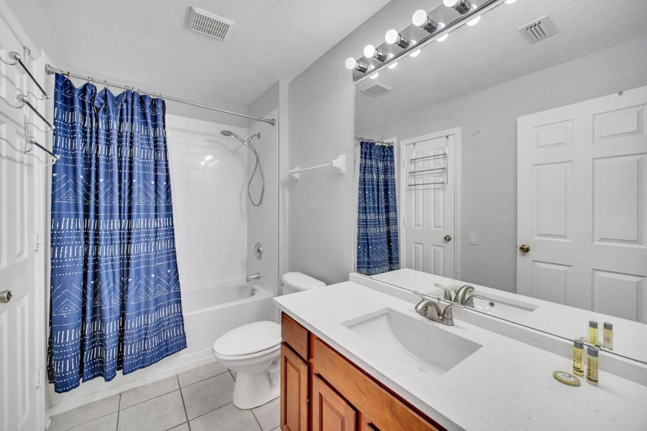 Holiday home Near Disney! Spacious 5br With Private Pool, Hot Tub And Theater!