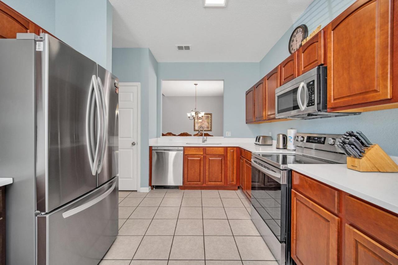 Holiday home Near Disney! Spacious 5br With Private Pool, Hot Tub And Theater!