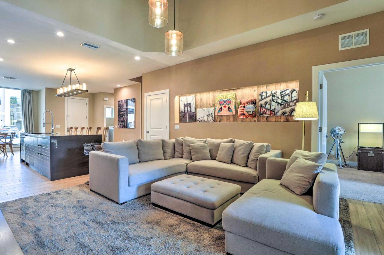 Magic Townhome About 5 Miles To Parks! *