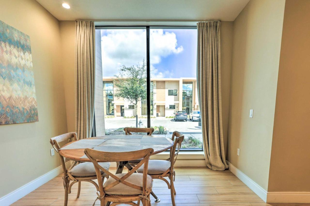 Holiday home Magic Townhome About 5 Miles To Parks!