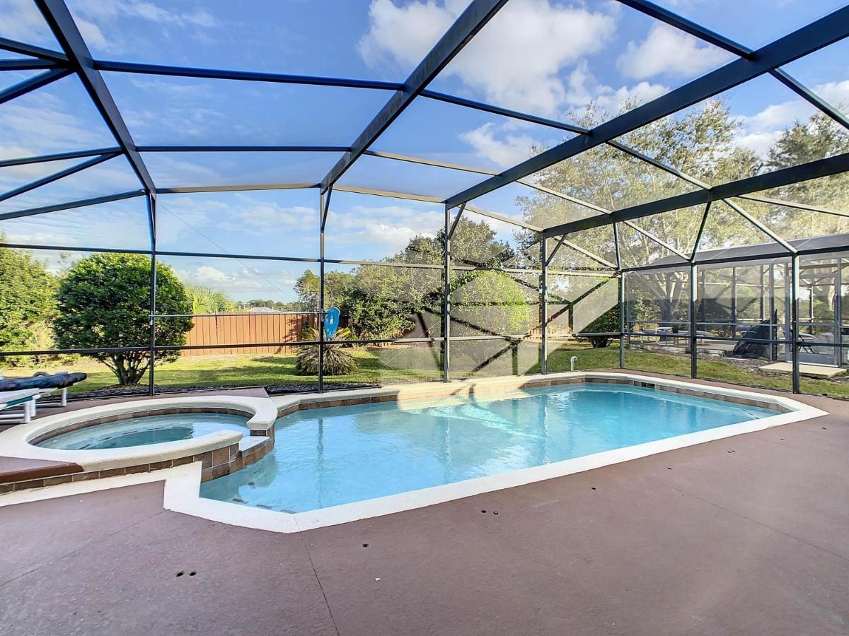 Triton Vacation Pool Near Holiday home Orlando