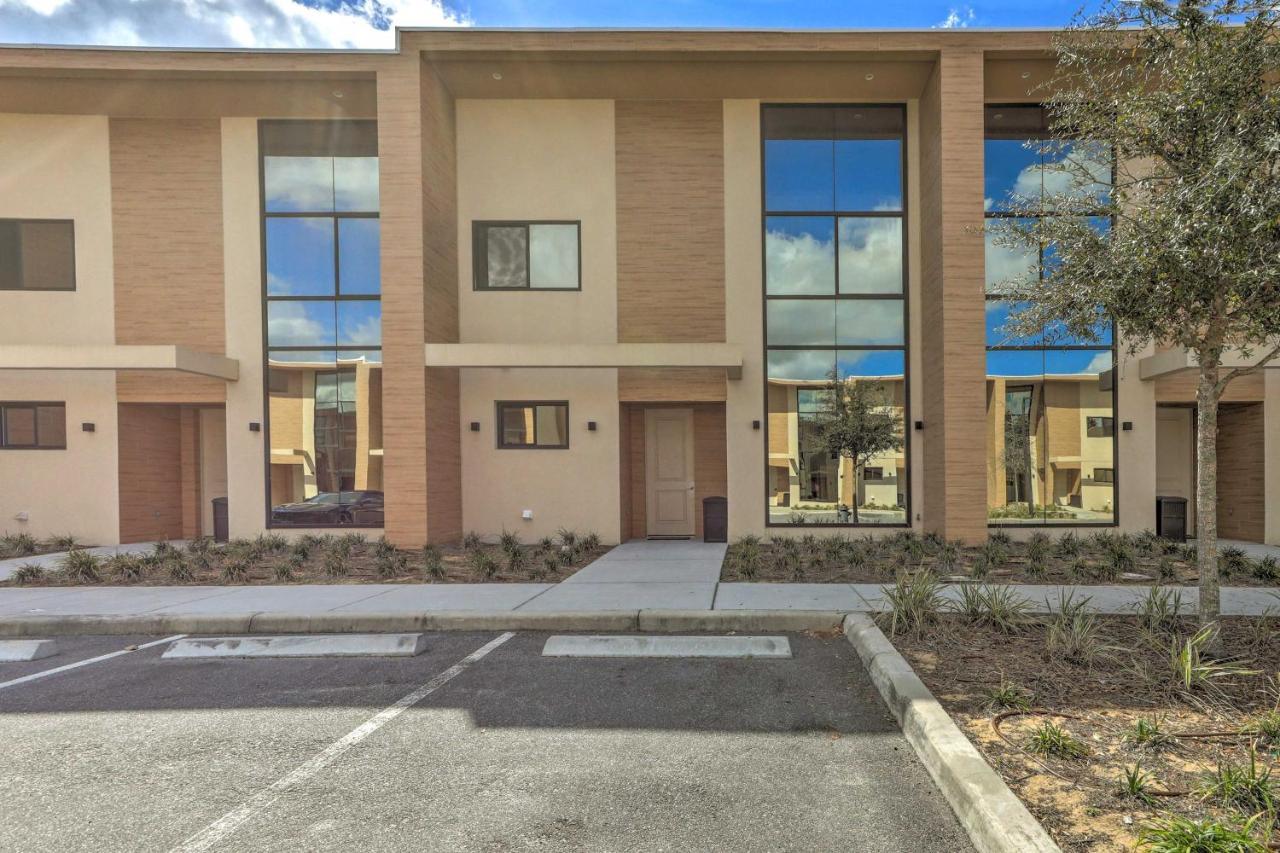 Magic Townhome About 5 Miles To Parks! *