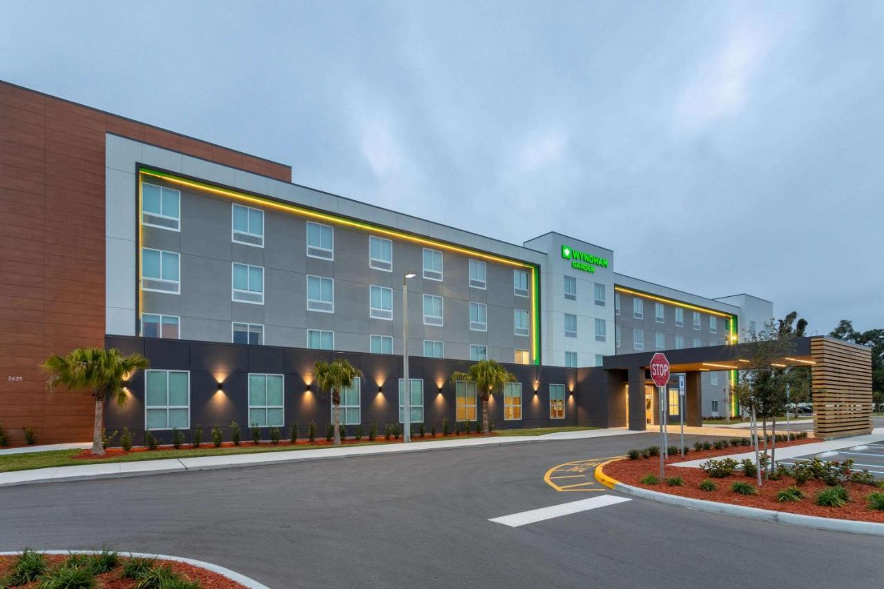 Wyndham Garden Airport - Free Airport Shuttle Hotel