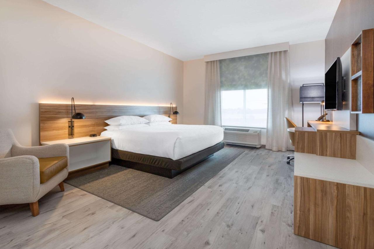 Wyndham Garden Airport - Free Airport Shuttle Hotel Orlando
