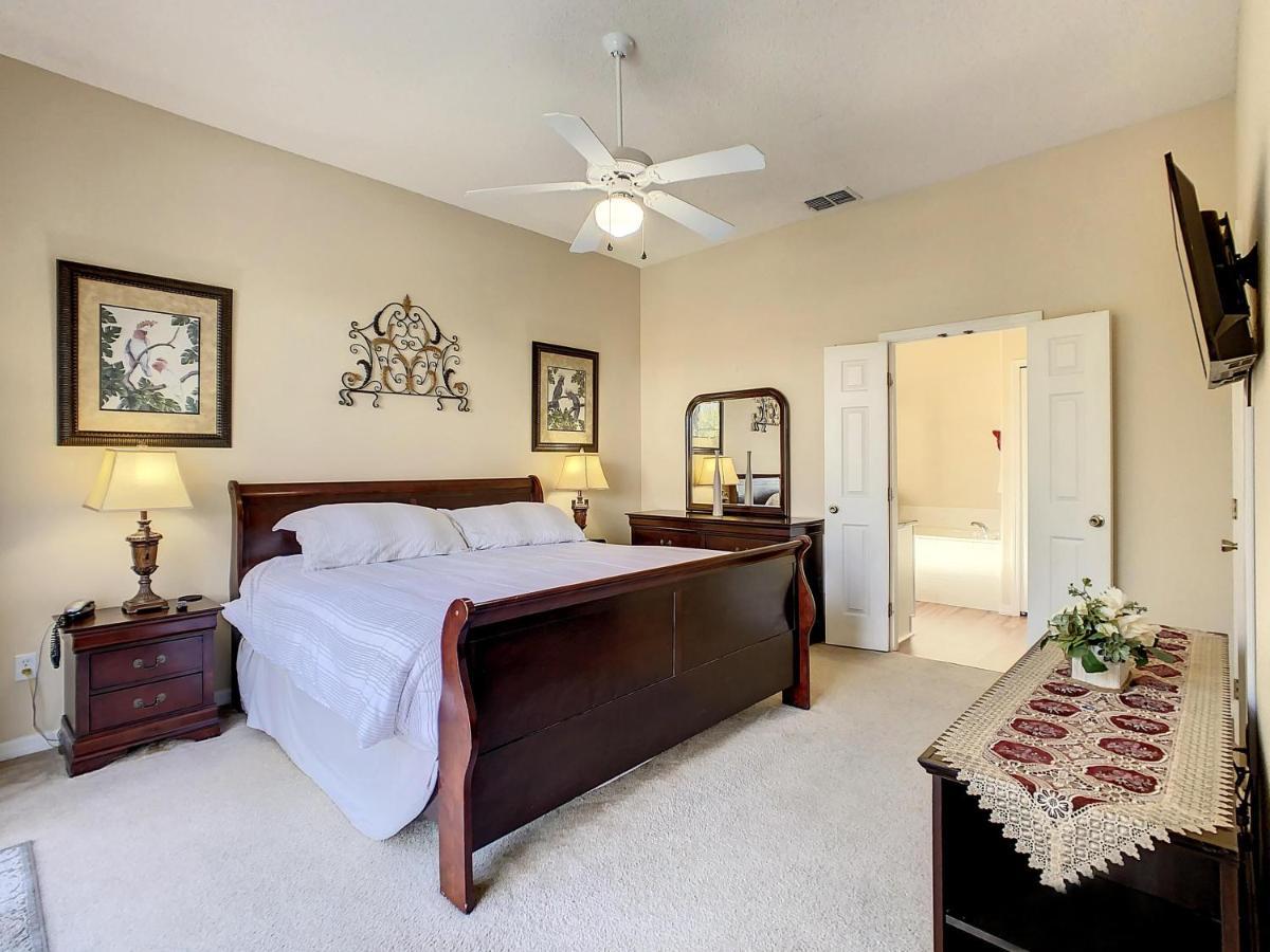 Triton Vacation Pool Near Holiday home Orlando