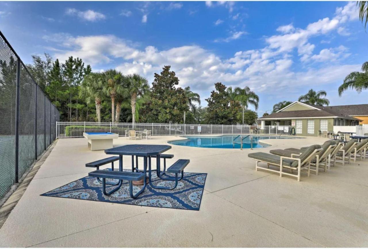 Triton Vacation Pool Near Holiday home *