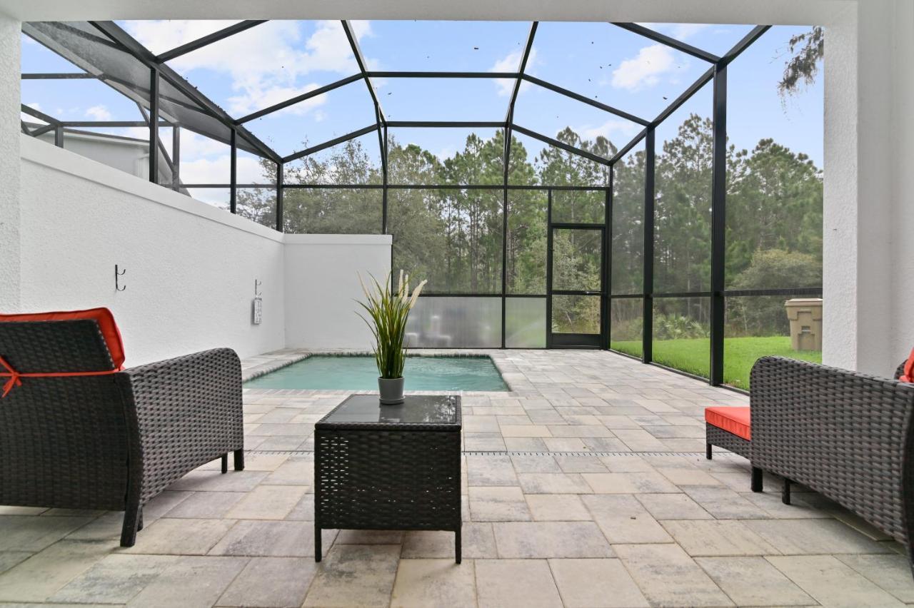 Holiday home New Modern & Spacious Townhouse Near - 4br And 3fb