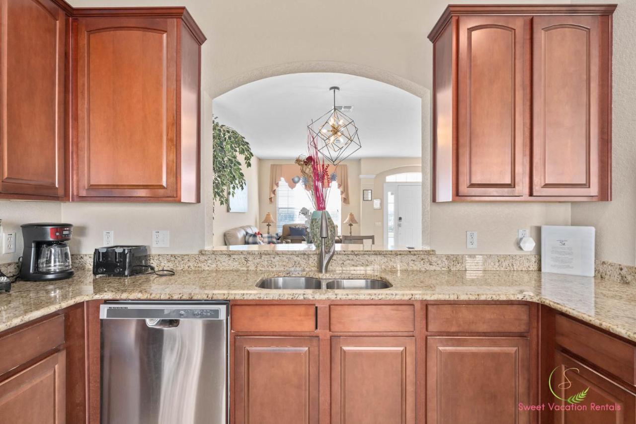 Facing The Lake, Corner Beauty W Pool -2mi To Disney - Grand Opening Villa *