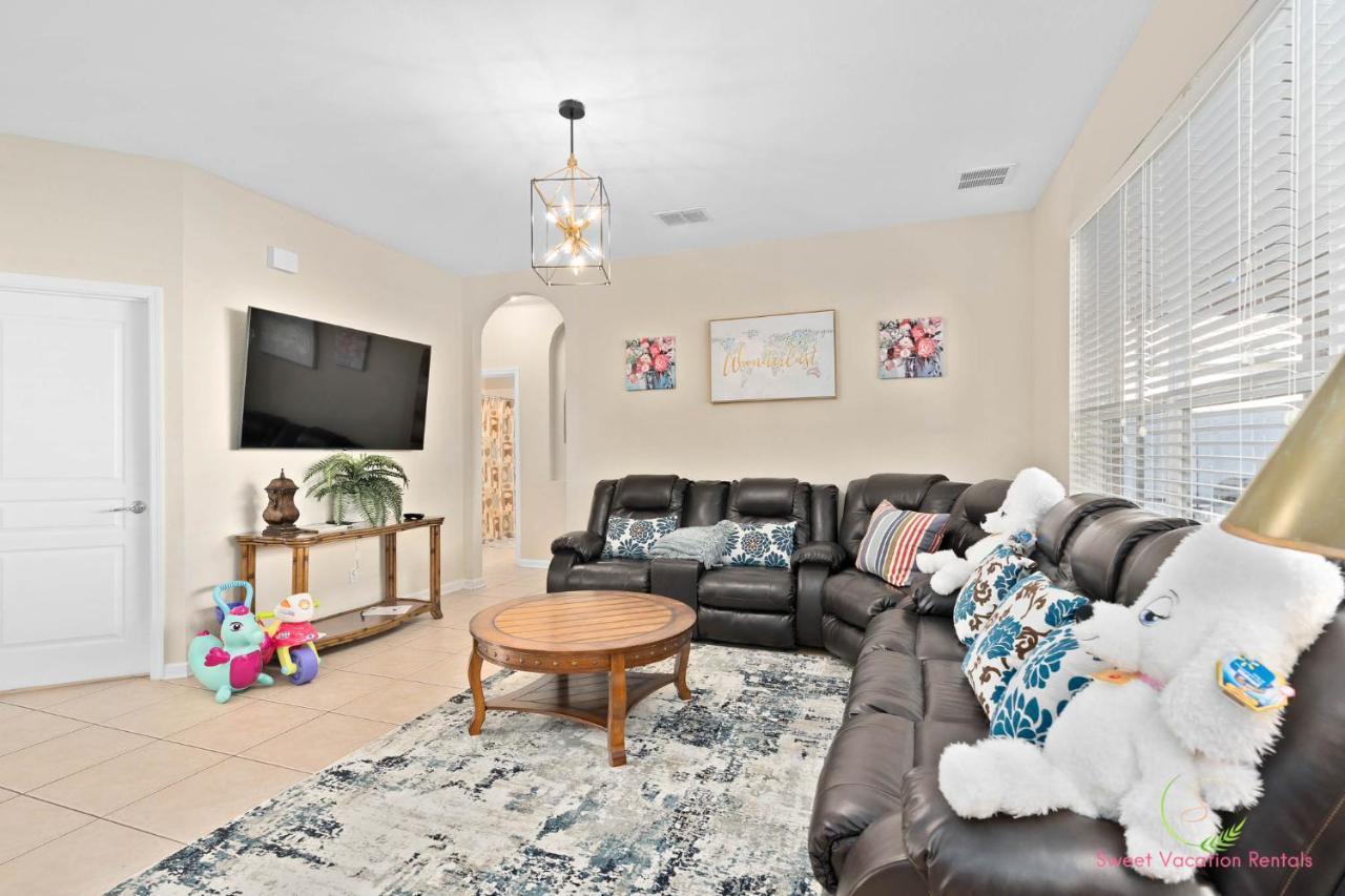 Villa Facing The Lake, Corner Beauty W Pool -2mi To Disney - Grand Opening Orlando