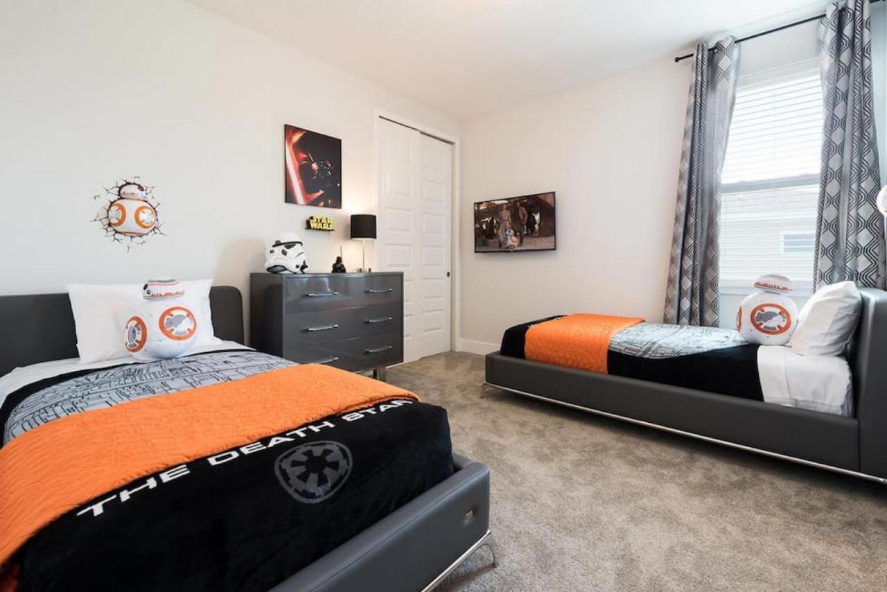 7 Bdr Family Themed With Mario Games And Free Pool Heat Holiday home Orlando