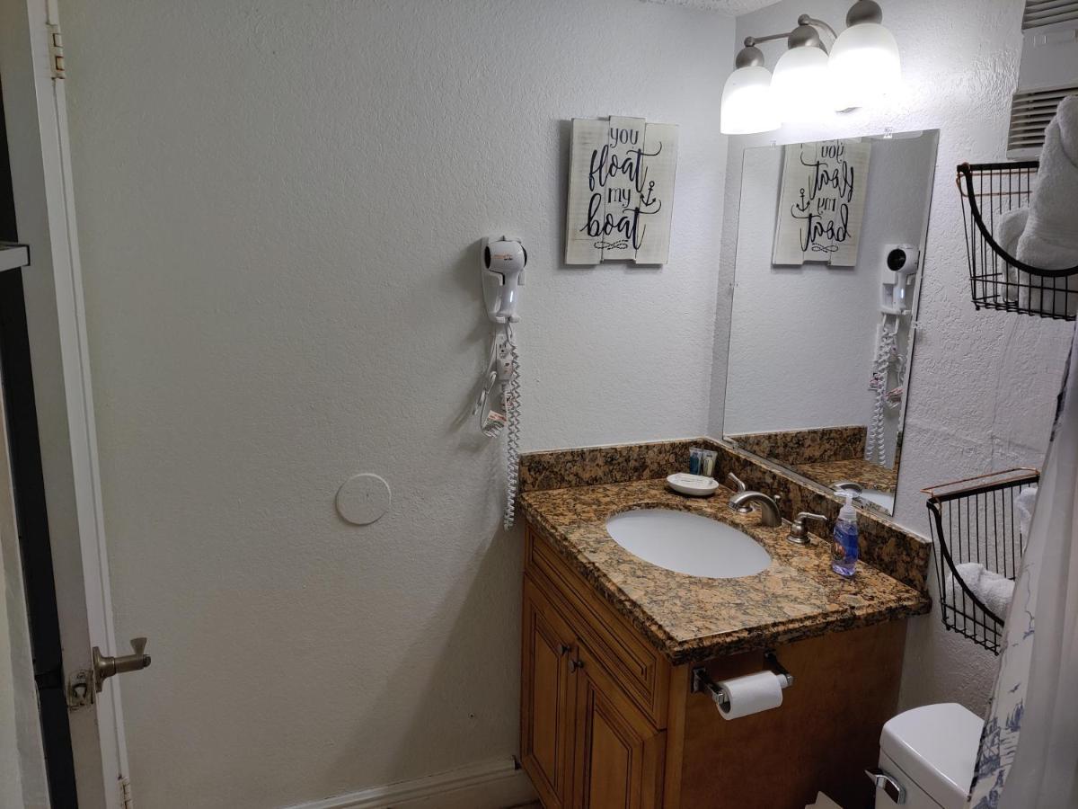 Apartment Centauri Vacation Rentals: 2-bedroom Getaway With Free Parking