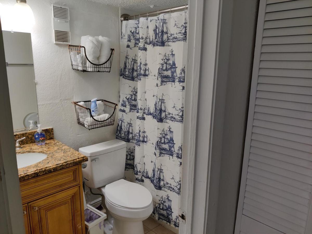 Centauri Vacation Rentals: 2-bedroom Getaway With Free Parking Apartment