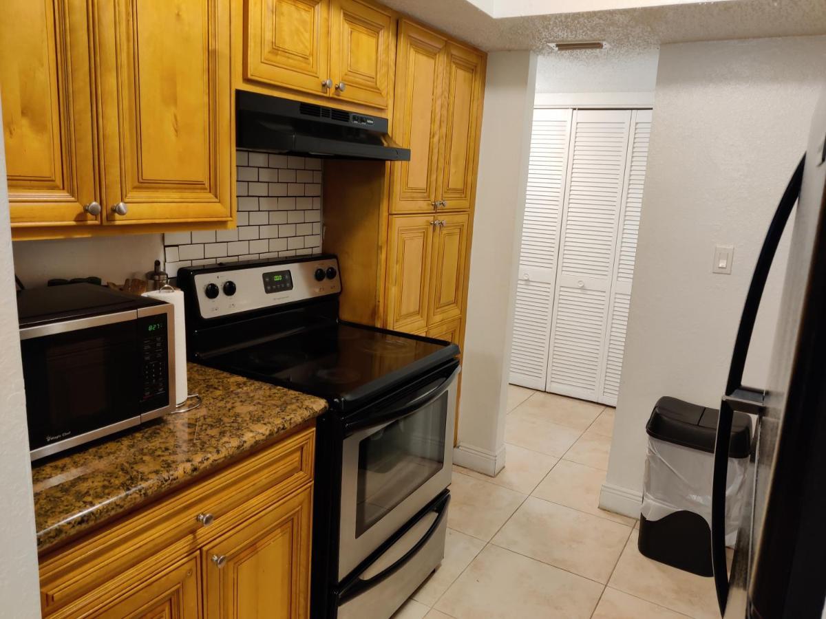 Centauri Vacation Rentals: 2-bedroom Getaway With Free Parking Apartment *