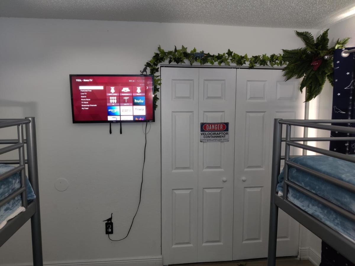 Centauri Vacation Rentals: 2-bedroom Getaway With Free Parking * Orlando