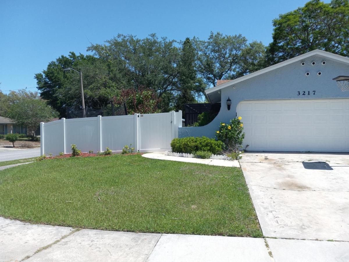 Holiday home Renovated Pool Home With Game Room, Just 8 Miles To Disney And Universal!!!