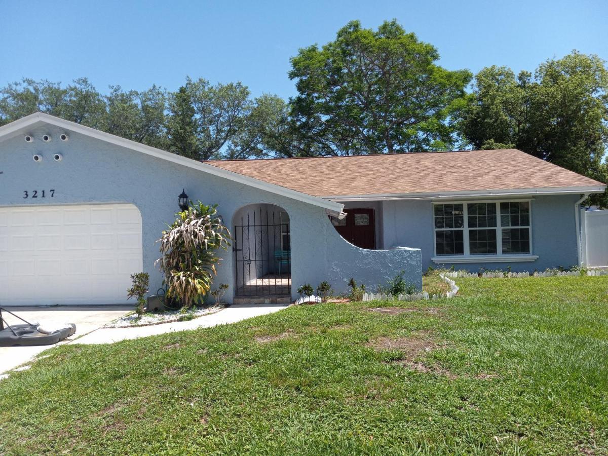 Renovated Pool Home With Game Room, Just 8 Miles To Disney And Universal!!! Holiday home *