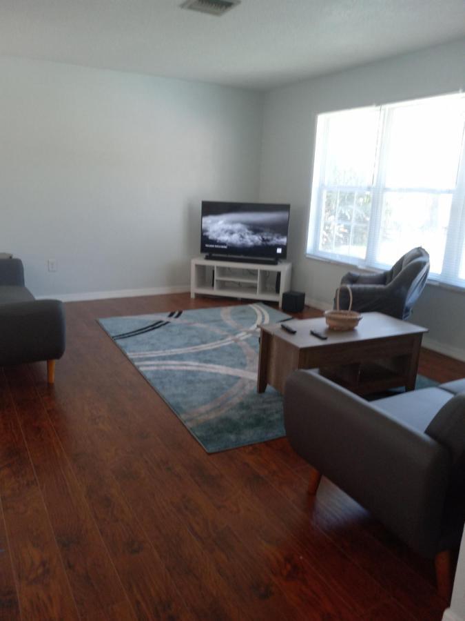 Holiday home Renovated Pool Home With Game Room, Just 8 Miles To Disney And Universal!!! *