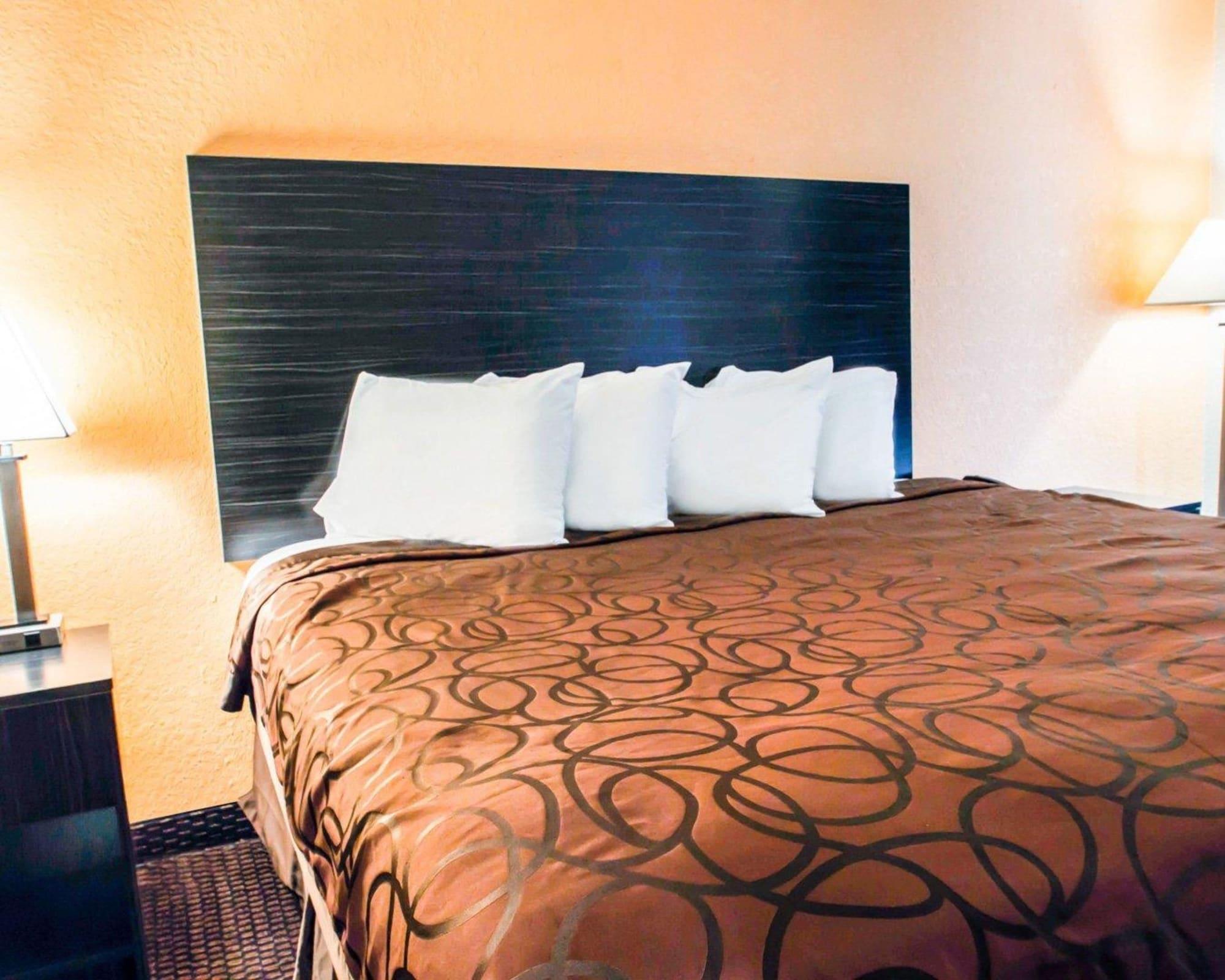 Suburban International Drive Hotel
