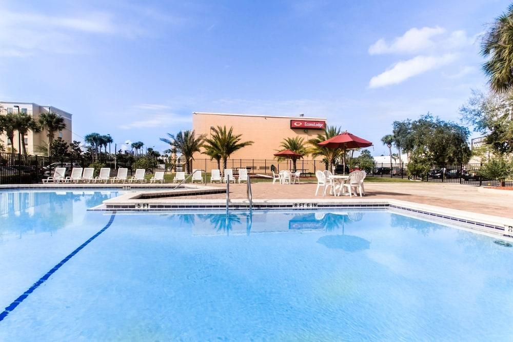 Suburban International Drive Orlando