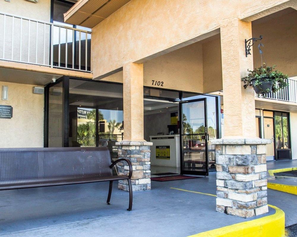 Hotel Suburban International Drive 2*