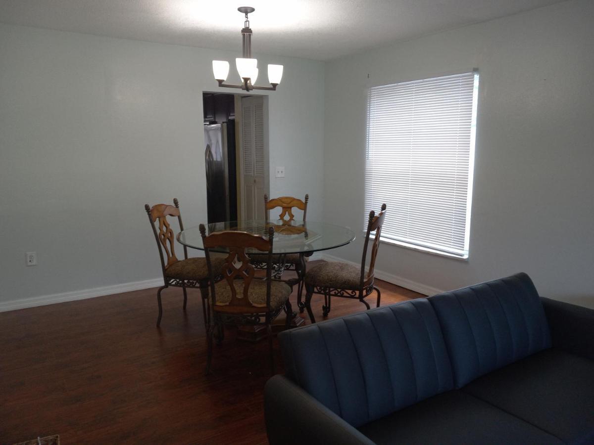 Renovated Pool Home With Game Room, Just 8 Miles To Disney And Universal!!! Holiday home