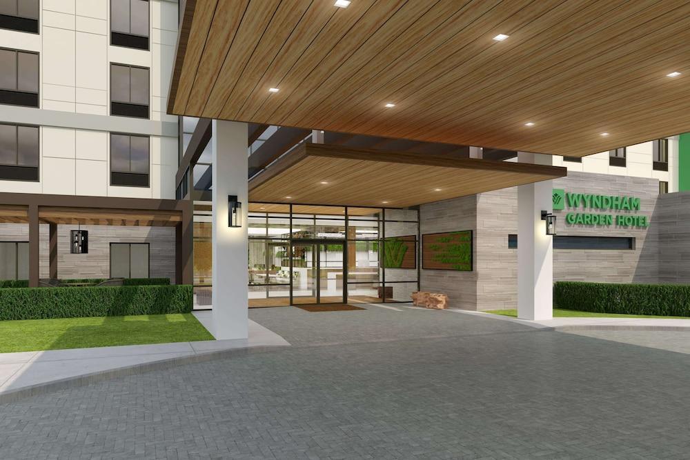 Wyndham Garden Airport - Free Airport Shuttle Hotel 3*