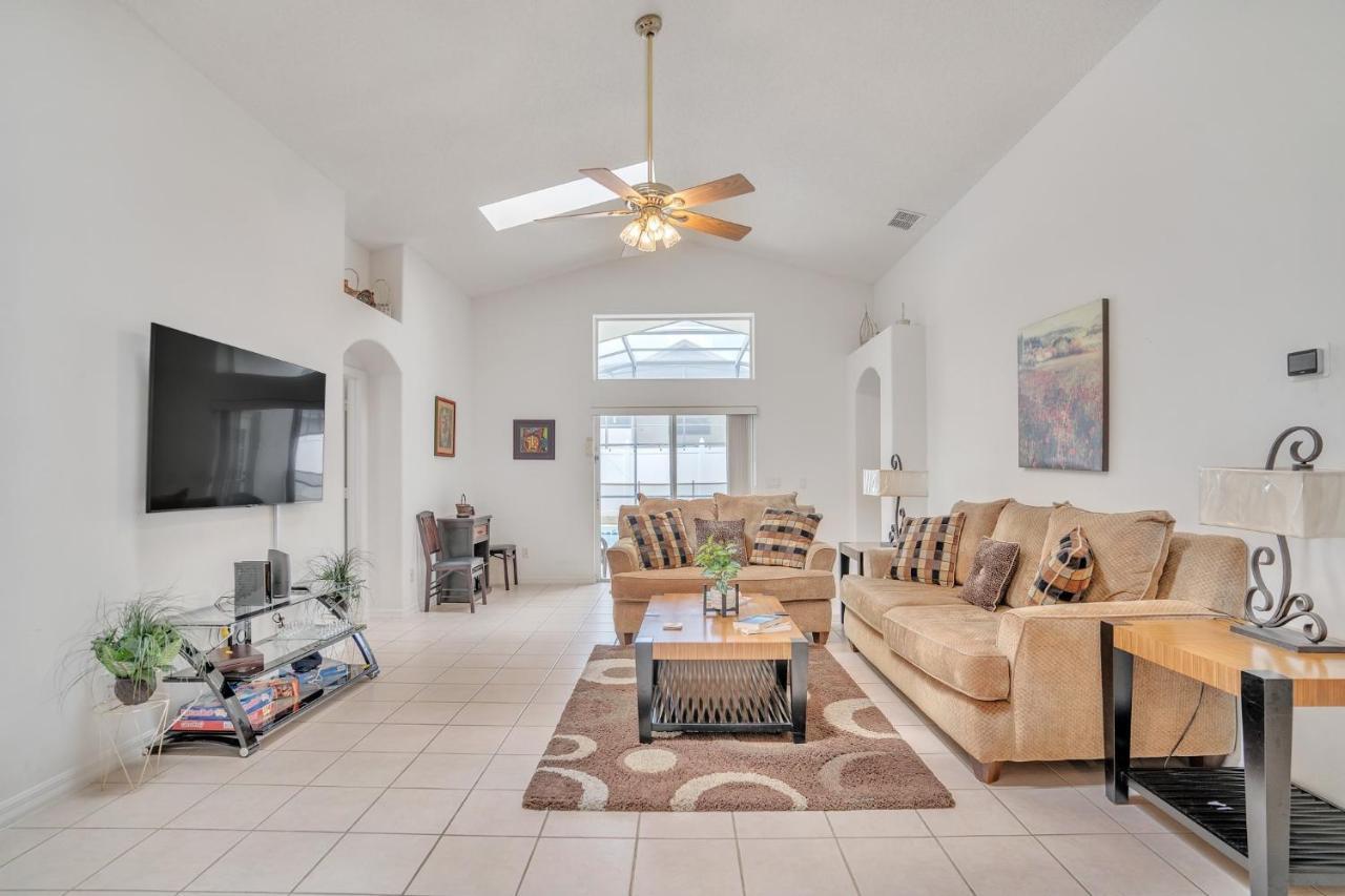 Beautiful Family Vacation With Private Pool, Close To Disney! Holiday home Orlando