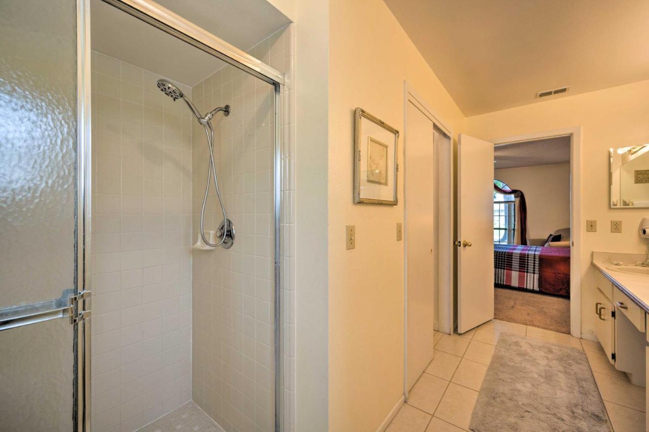 Kissimmee With Pool And Game Room, 5 Mi To Parks! Holiday home *