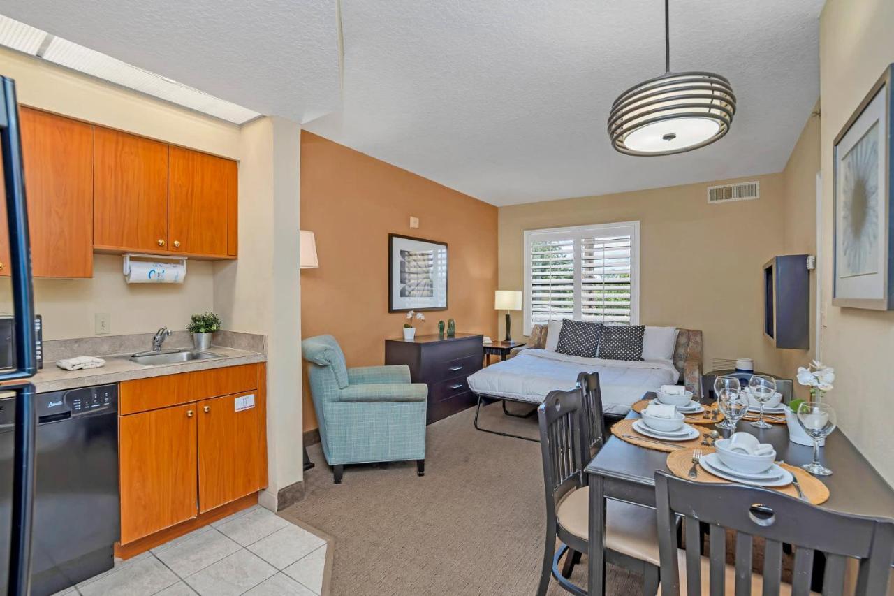 1br With 2 Queens - Shared Pool And Hot Tub, Near Disney & Universal! Apartment