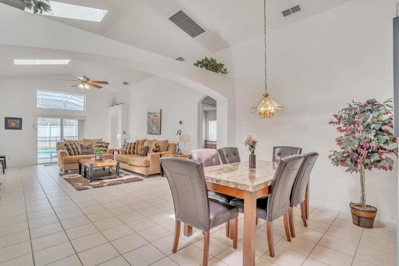 Holiday home Beautiful Family Vacation With Private Pool, Close To Disney!