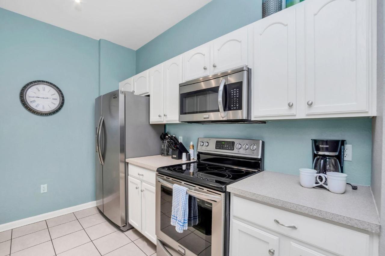 Updated Lakeview Condo, Minutes From Apartment