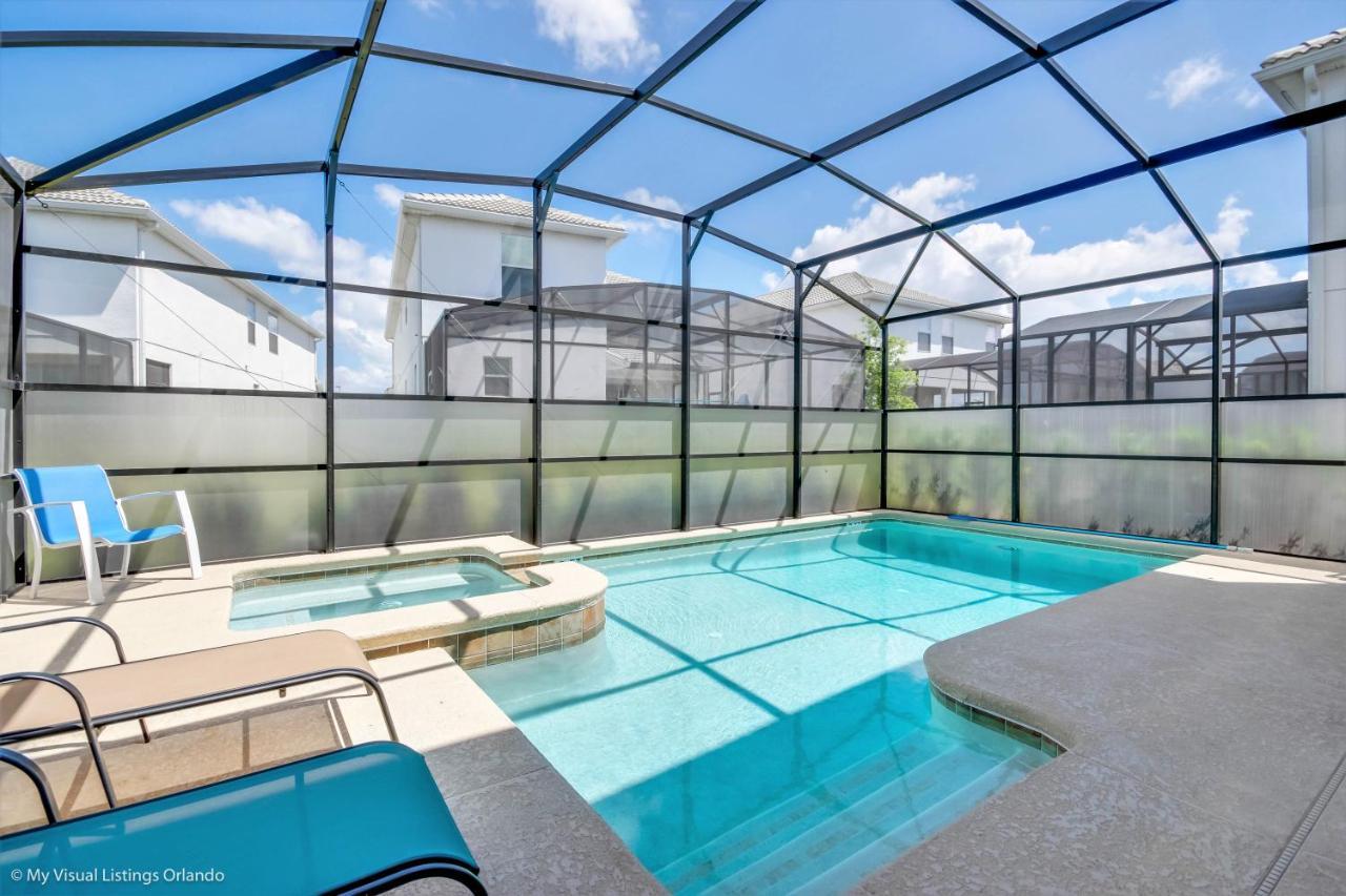 Modern W Private Pool & Near Holiday home