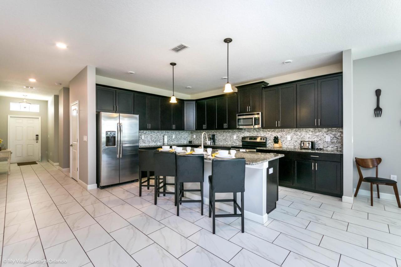 Modern W Private Pool & Near *