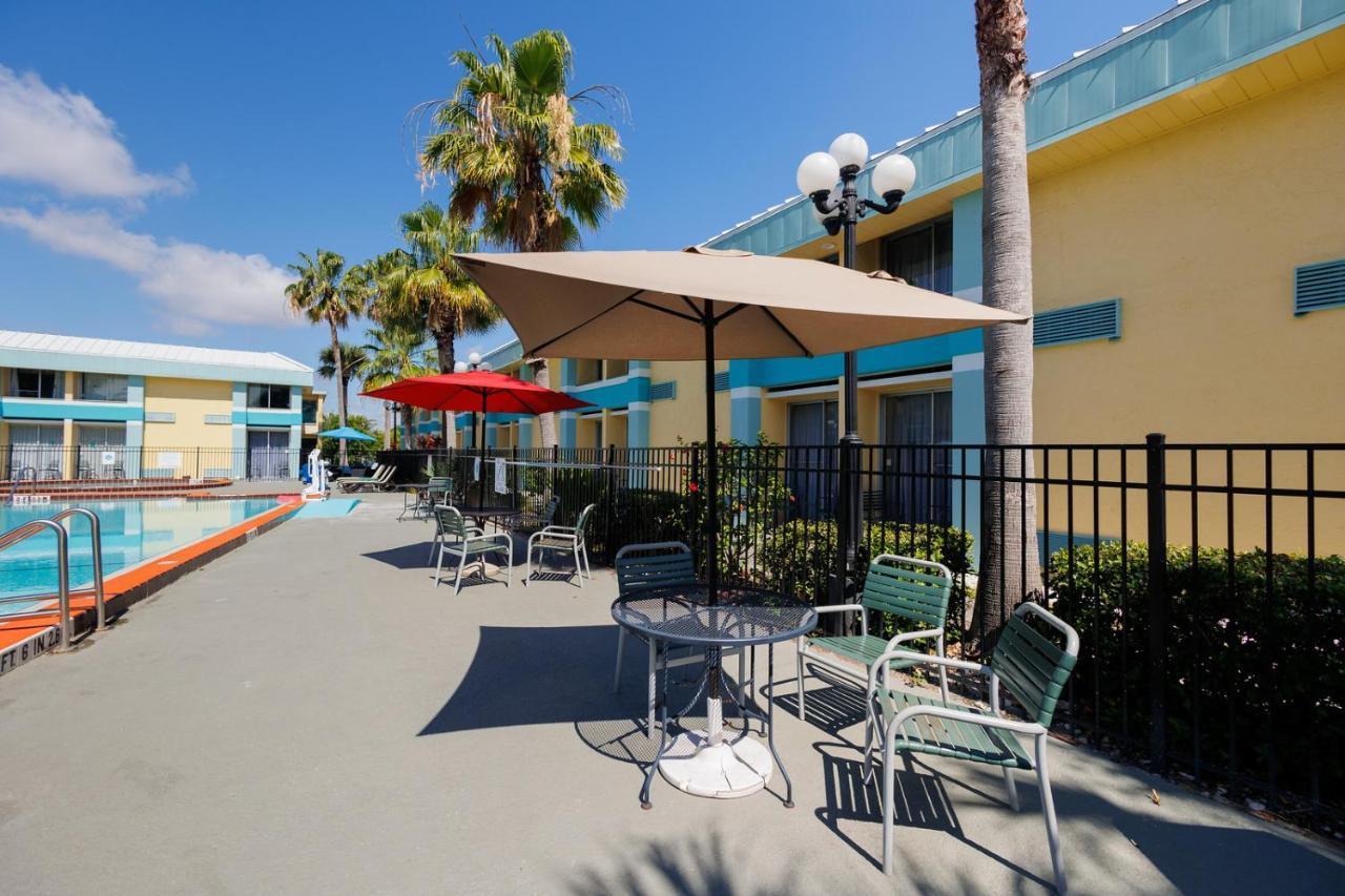 Hotel Garnet & Suites,