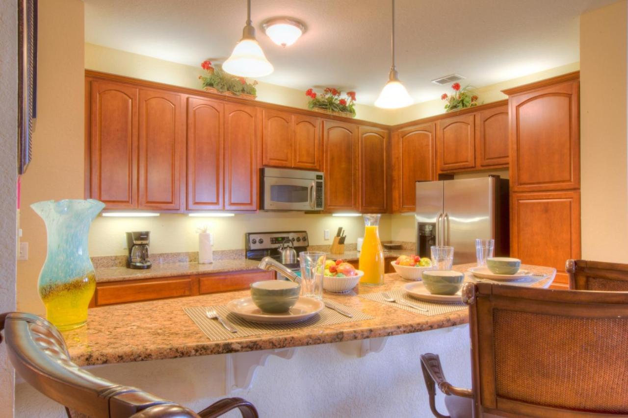 Lovely Third-floor Vista Cay *
