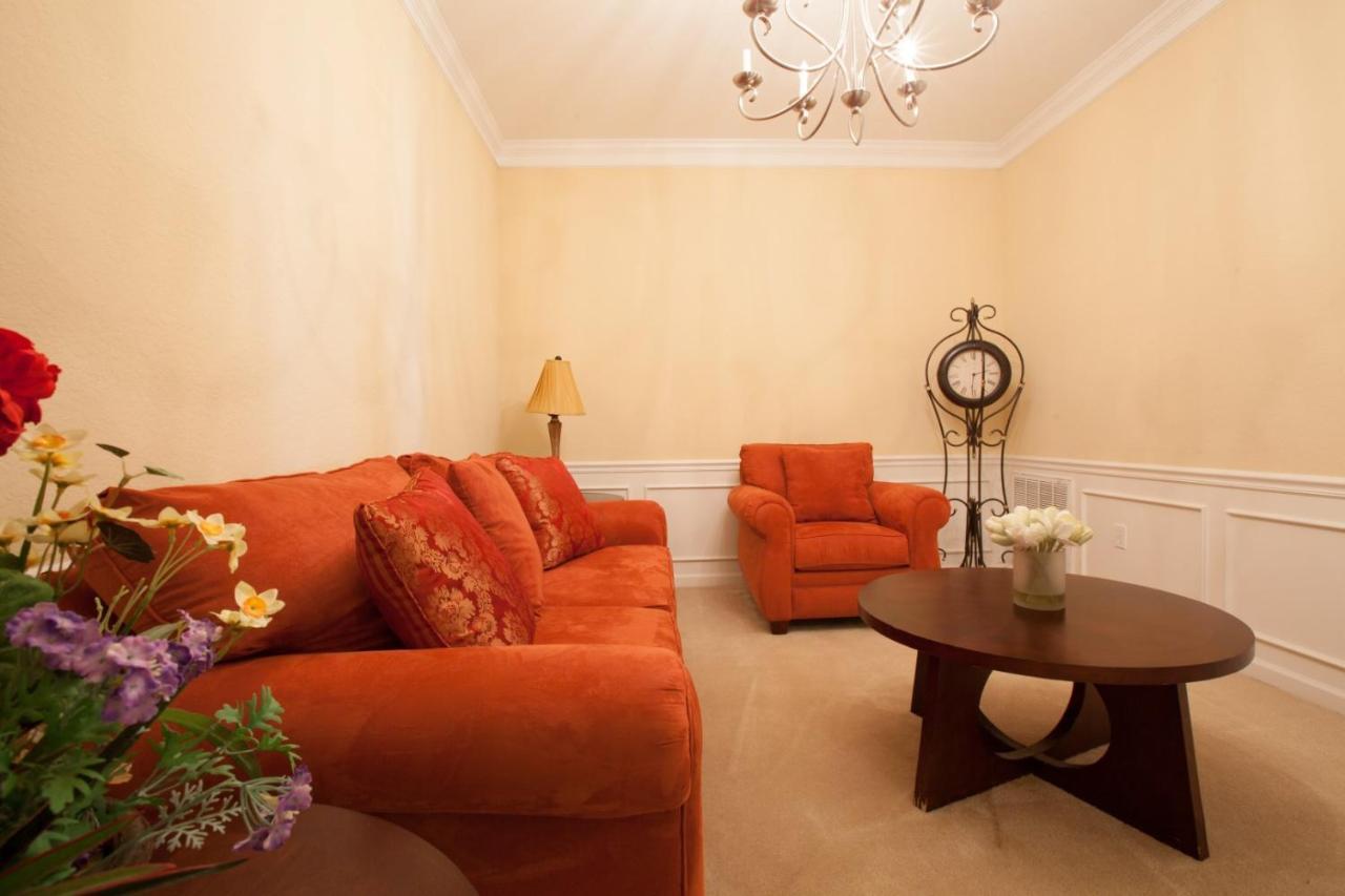 Lovely Third-floor Vista Cay Apartment *