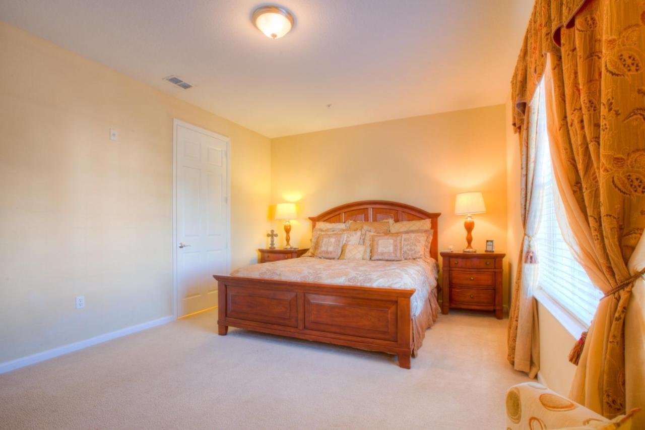 Lovely Third-floor Vista Cay Orlando
