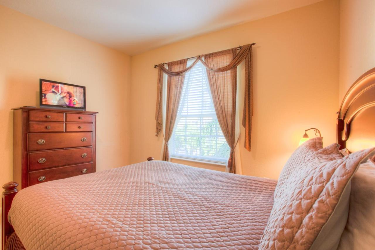 Lovely Third-floor Vista Cay Apartment Orlando
