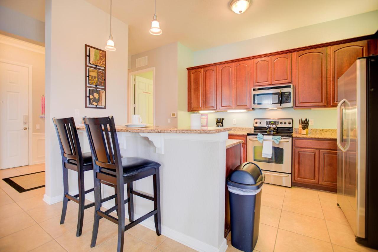 Top-floor Luxurious Lakeview Apartment Orlando