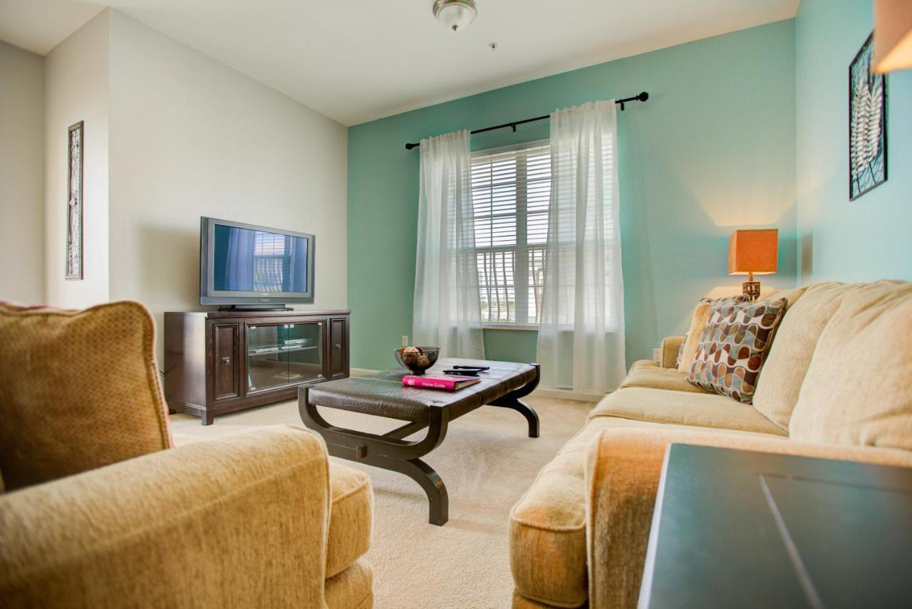 Top-floor Luxurious Lakeview
