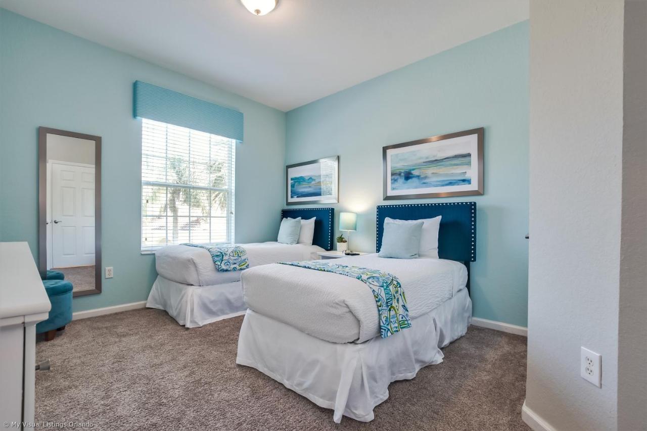 Spacious Vista Cay Condo, Near Pool