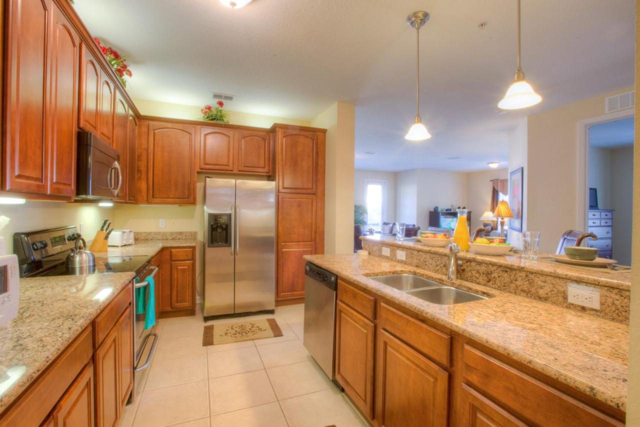 Lovely Third-floor Vista Cay *