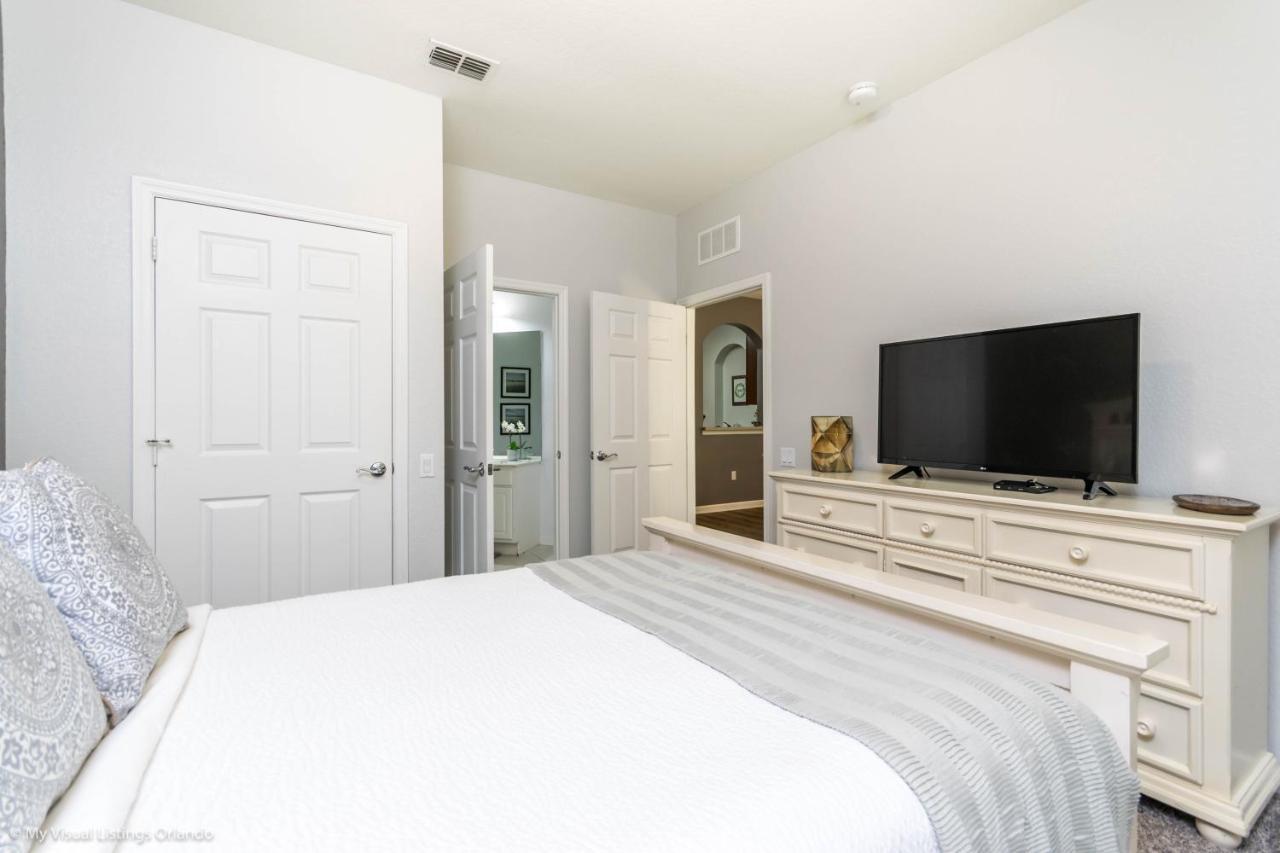 2nd Floor Vista Cay W Private Balcony Apartment *